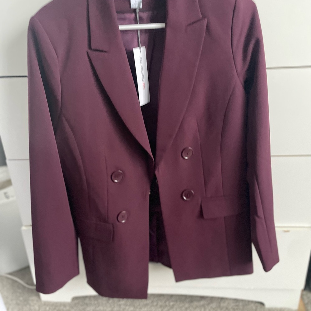 Brand new Liz Claiborne burgundy blazer